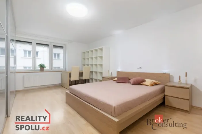 Prodej bytu 2+1, Opava - Předměstí, Vyhlídalova, 64 m2