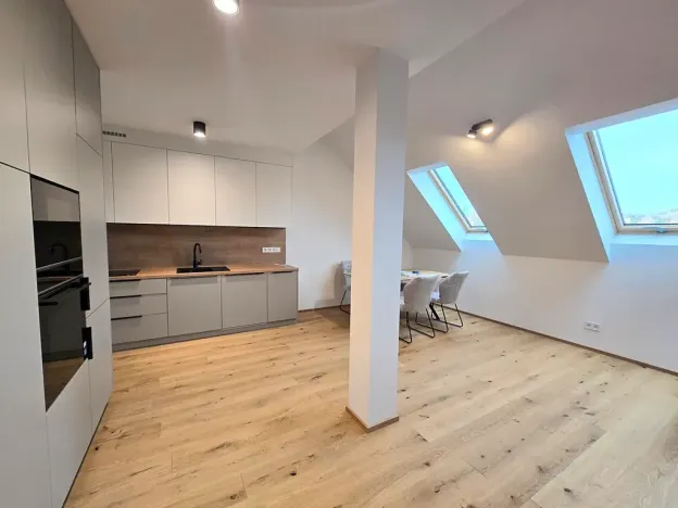 Pronájem bytu 3+kk, Praha - Vršovice, Ruská, 84 m2