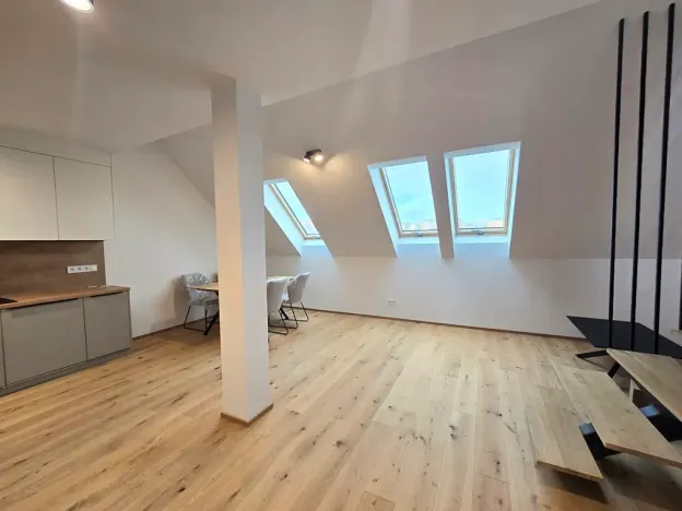 Pronájem bytu 3+kk, Praha - Vršovice, Ruská, 84 m2