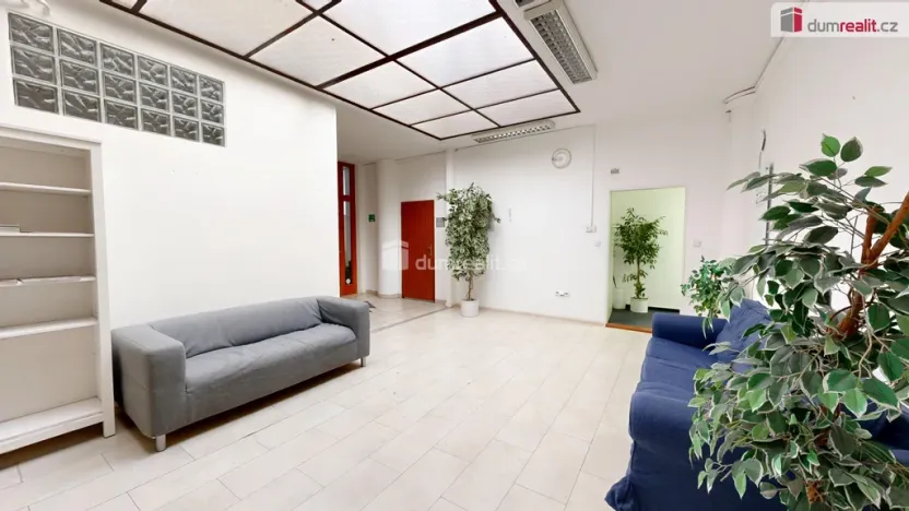 Pronájem obchodního prostoru, Orlová - Lutyně, U Centrumu, 109 m2