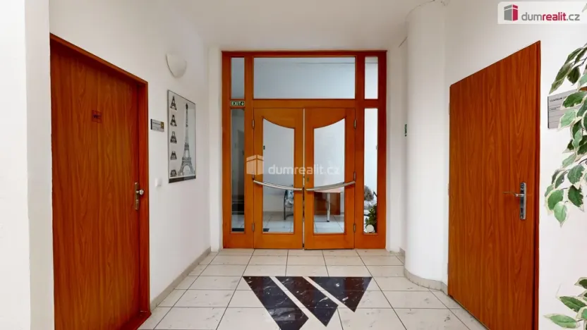 Pronájem obchodního prostoru, Orlová - Lutyně, U Centrumu, 51 m2