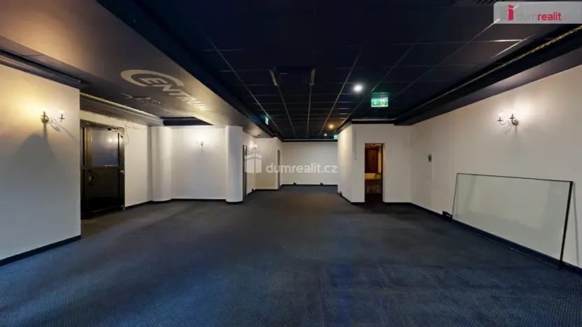 Pronájem obchodního prostoru, Orlová - Lutyně, U Centrumu, 88 m2