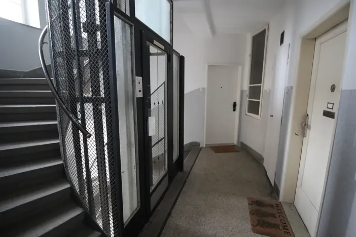 Prodej bytu 2+1, Praha - Dejvice, Kafkova, 59 m2