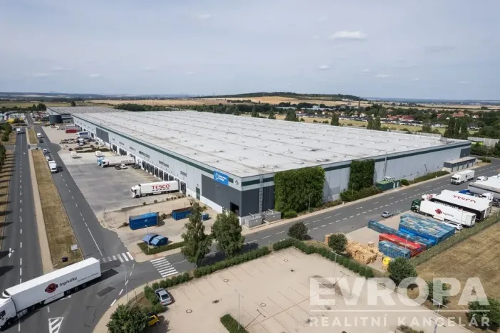 Pronájem skladu, Úžice, 5667 m2