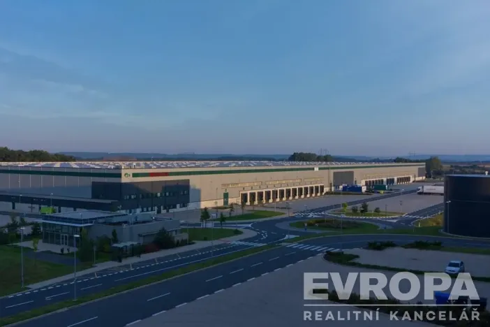 Pronájem skladu, Úžice, 5667 m2