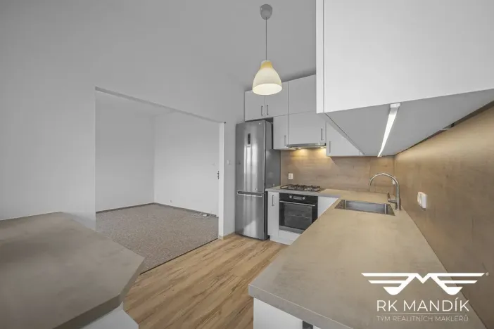 Pronájem bytu 2+kk, Praha - Kobylisy, Kobyliské náměstí, 56 m2