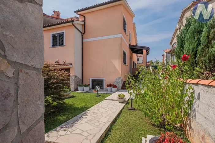 Prodej rodinného domu, Medulin, Chorvatsko, Dvorine, 155 m2