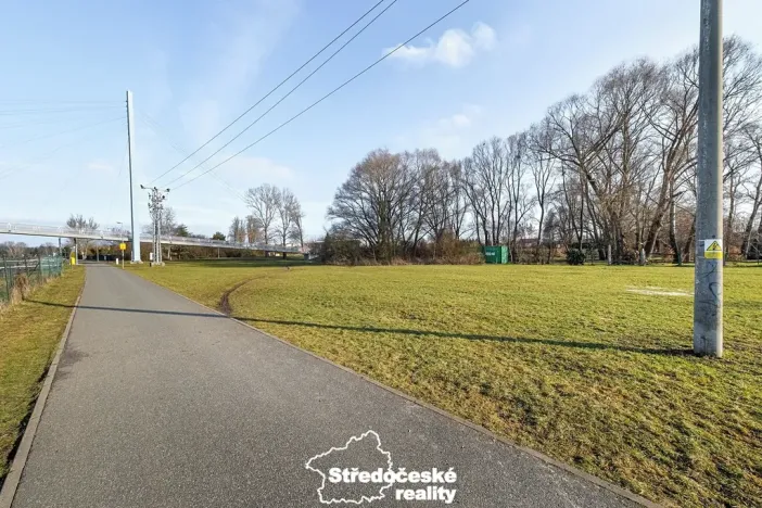 Prodej podílu komerčního pozemku, Čelákovice, 13487 m2