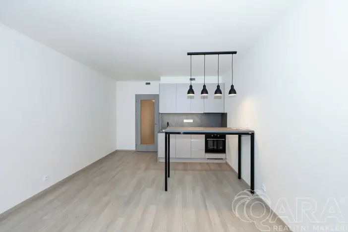 Pronájem bytu 1+kk, Praha - Hloubětín, Poděbradská, 32 m2