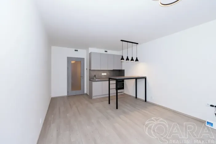 Pronájem bytu 1+kk, Praha - Hloubětín, Poděbradská, 32 m2