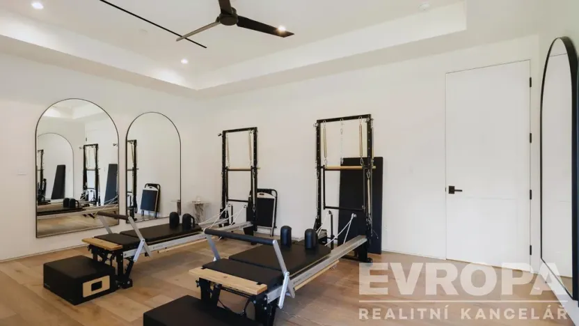 Prodej komerční nemovitosti, Domažlice - Bezděkovské Předměstí, 463 m2