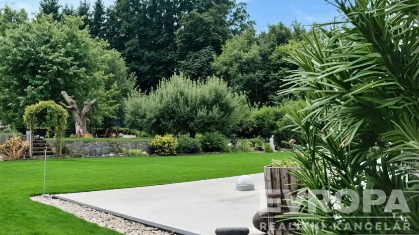 Prodej komerční nemovitosti, Domažlice - Bezděkovské Předměstí, 463 m2