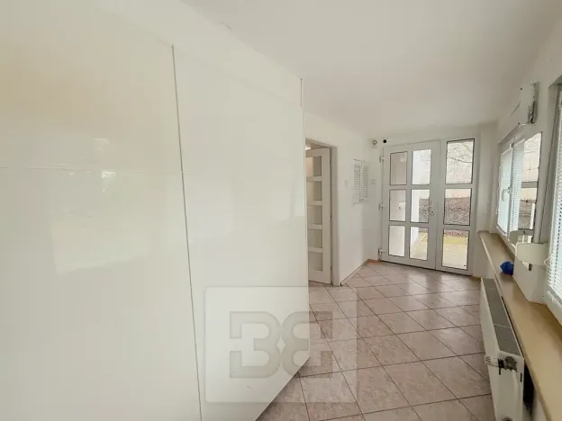 Pronájem atypického bytu, Praha - Stodůlky, Frimlova, 196 m2