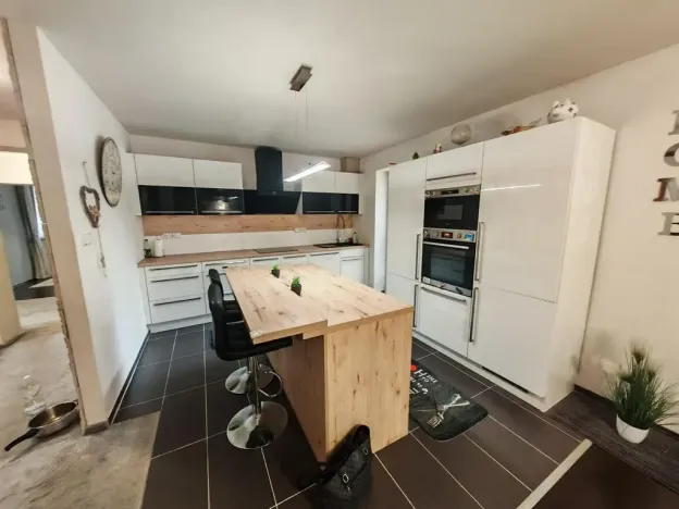 Prodej rodinného domu, Neumětely, V Chaloupkách, 230 m2