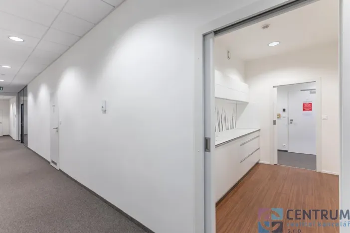 Pronájem kanceláře, Praha - Holešovice, U Pergamenky, 116 m2