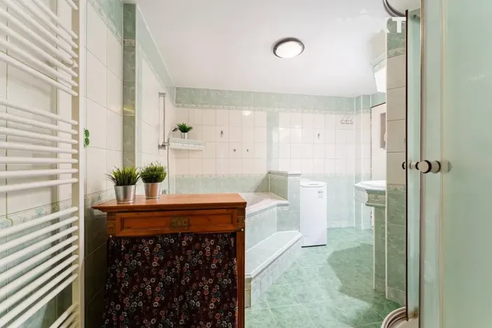 Prodej rodinného domu, Lesnice, 200 m2