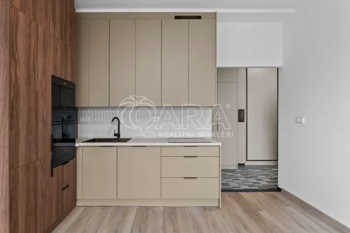 Pronájem bytu 2+kk, Praha - Holešovice, Ortenovo náměstí, 49 m2