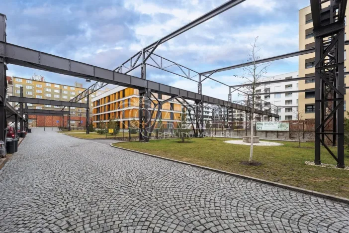 Pronájem bytu 2+kk, Praha - Holešovice, Ortenovo náměstí, 49 m2