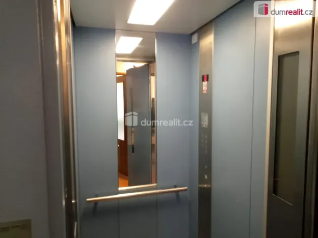 Pronájem bytu 2+1, Chodov, Revoluční, 55 m2