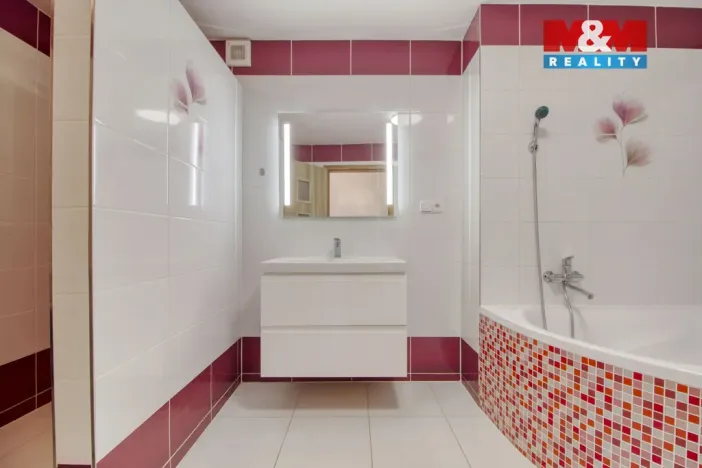 Prodej rodinného domu, Lnáře, 205 m2