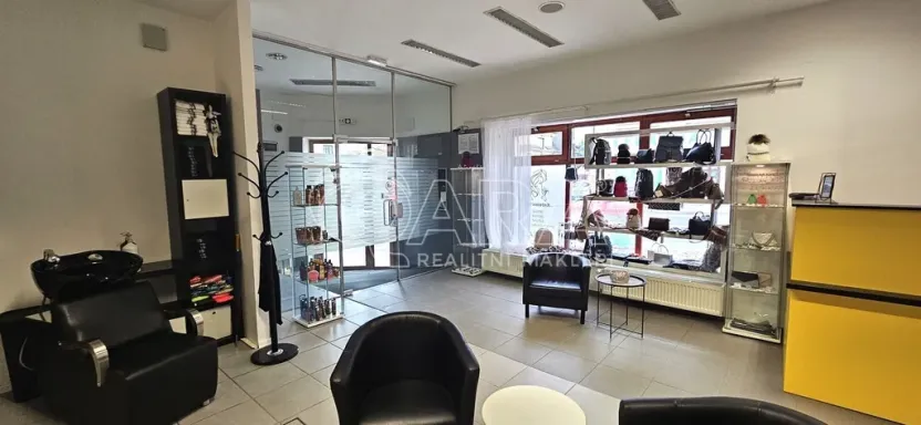 Pronájem obchodního prostoru, Králův Dvůr - Počaply, Plzeňská, 18 m2