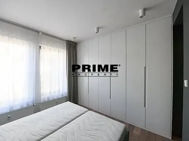 Pronájem bytu 3+kk, Praha - Vinohrady, náměstí Jiřího z Poděbrad, 156 m2