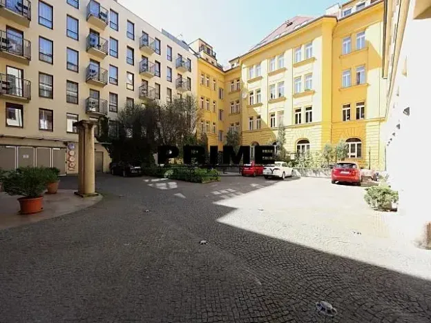 Pronájem kanceláře, Praha - Smíchov, Štefánikova, 55 m2