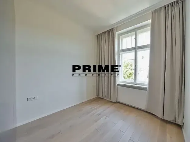 Pronájem bytu 3+1, Praha - Vinohrady, náměstí Jiřího z Poděbrad, 139 m2