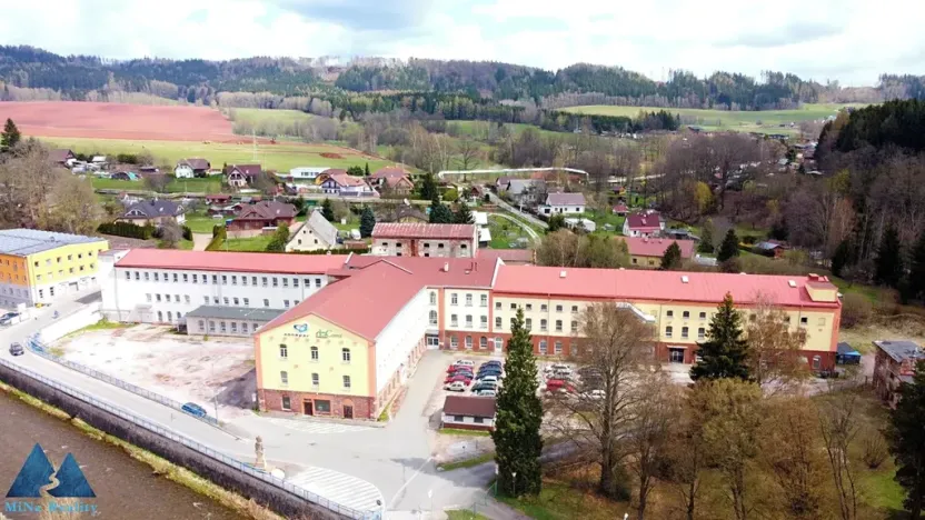 Pronájem skladu, Trutnov, Tovární, 2727 m2