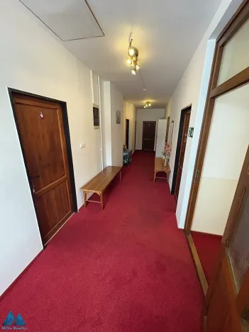 Pronájem restaurace, Horní Maršov, Třída Josefa II., 320 m2