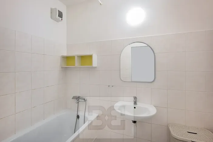 Pronájem bytu 1+kk, Milovice, 44 m2