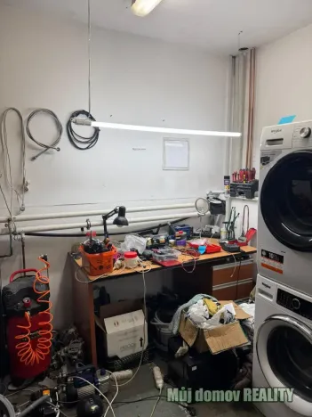 Pronájem skladu, Praha - Uhříněves, Kašperská, 100 m2