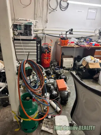 Pronájem skladu, Praha - Uhříněves, Kašperská, 100 m2