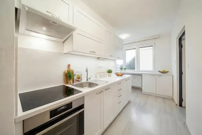 Prodej bytu 2+1, Suchdol nad Lužnicí, sídl. 9. května, 57 m2