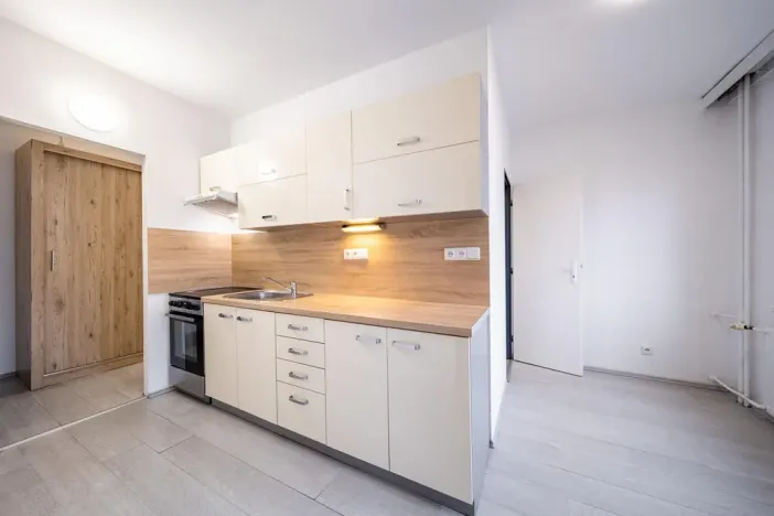 Prodej bytu 2+1, Suchdol nad Lužnicí, sídl. 9. května, 57 m2