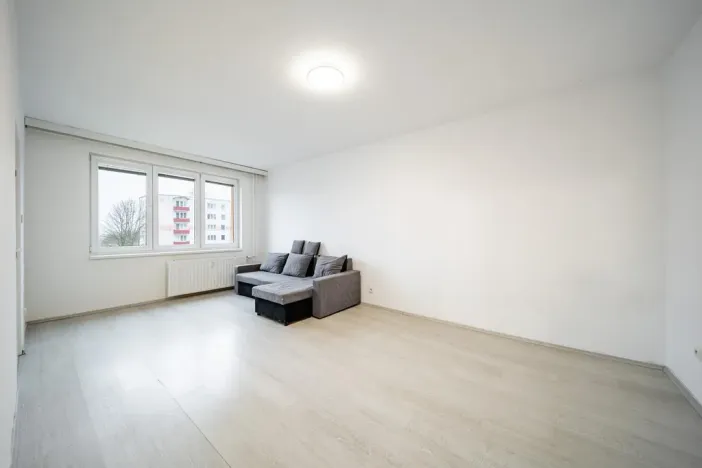 Prodej bytu 2+1, Suchdol nad Lužnicí, sídl. 9. května, 57 m2