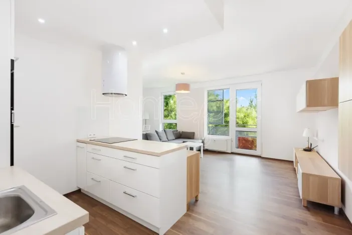 Pronájem bytu 2+kk, Praha, Bermanova, 51 m2