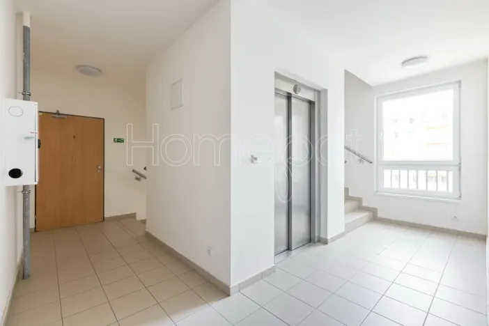 Pronájem bytu 2+kk, Praha, Bermanova, 51 m2