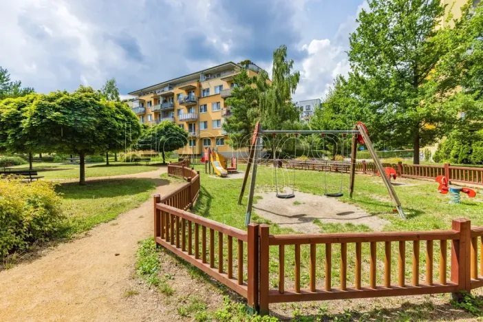 Pronájem bytu 2+kk, Praha, Bermanova, 51 m2