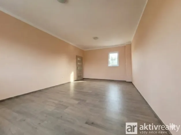 Pronájem bytu 3+1, Libiš, Za Kralupkou, 100 m2