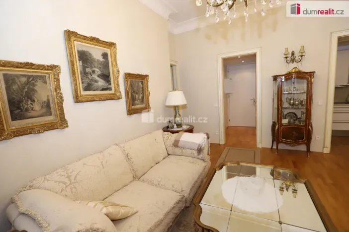 Prodej bytu 2+kk, Mariánské Lázně, Masarykova, 68 m2