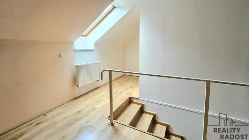 Pronájem bytu 1+kk, Třebotov, Hlavní, 36 m2