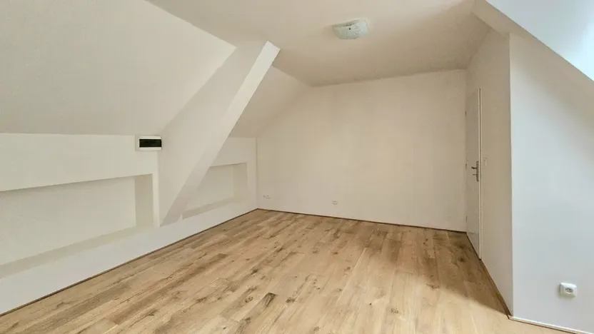 Pronájem bytu 1+kk, Třebotov, Hlavní, 36 m2