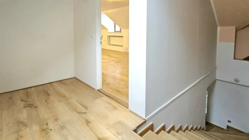 Pronájem bytu 1+kk, Třebotov, Hlavní, 36 m2
