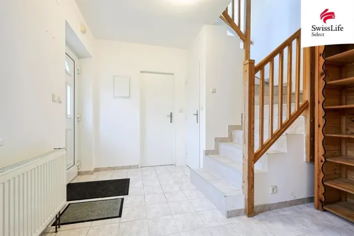 Prodej rodinného domu, Žákava, 200 m2