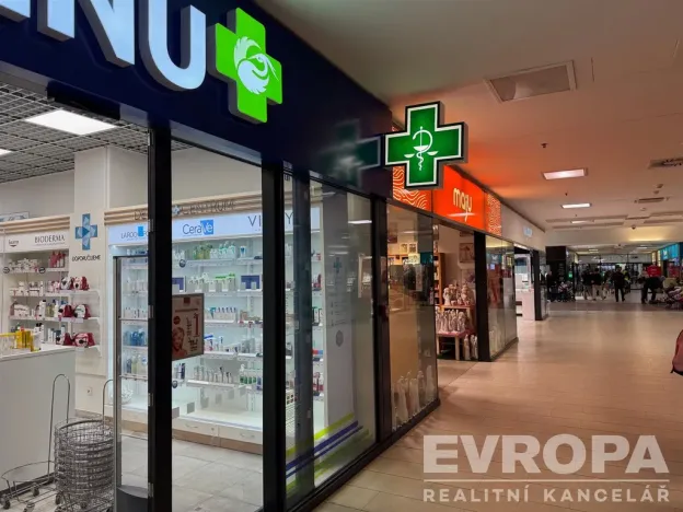 Pronájem obchodního prostoru, Hradec Králové - Pražské Předměstí, Dukelská třída, 87 m2