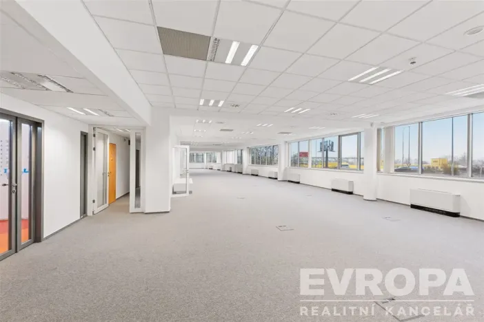 Pronájem kanceláře, Praha - Nusle, Doudlebská, 956 m2
