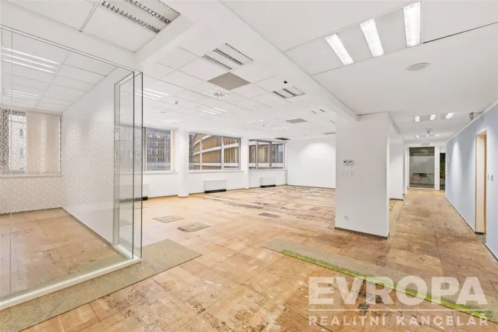 Pronájem kanceláře, Praha - Nusle, Doudlebská, 250 m2