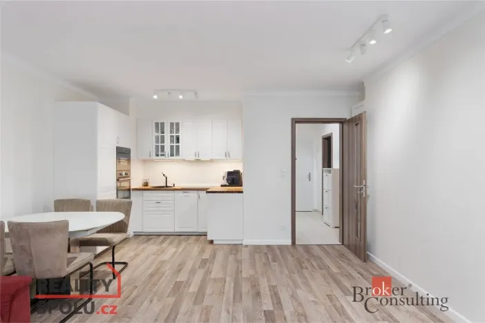 Prodej bytu 2+kk, Praha - Strašnice, Zvěřinova, 59 m2