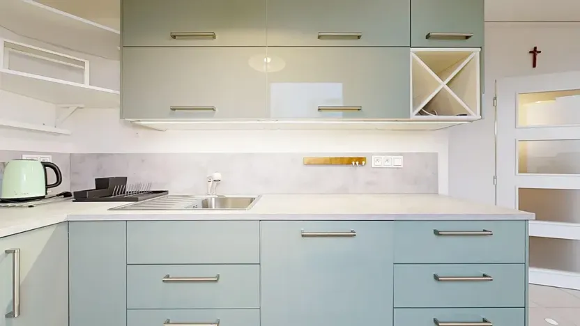 Pronájem bytu 3+1, Praha - Střížkov, Děčínská, 87 m2